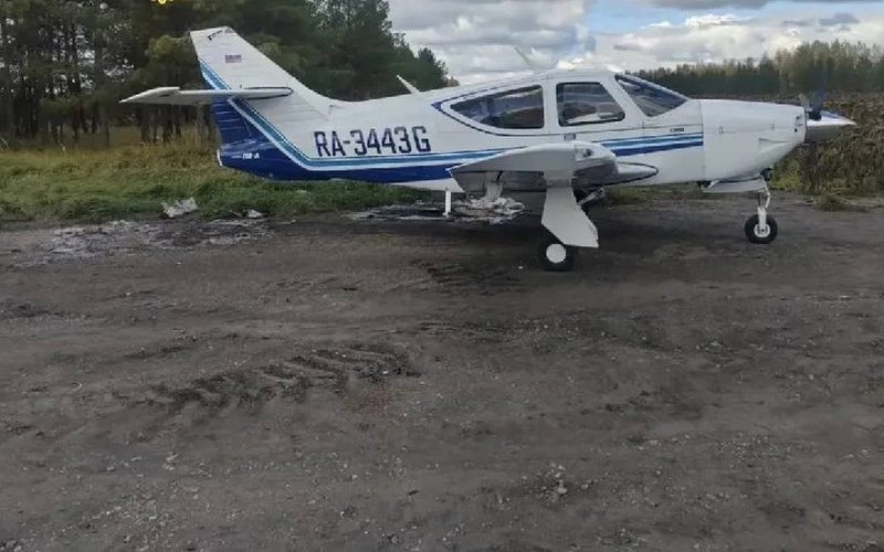 Пилоту стало плохо в воздухе: самолет экстренно сел у трассы под Ульяновском — Самара450