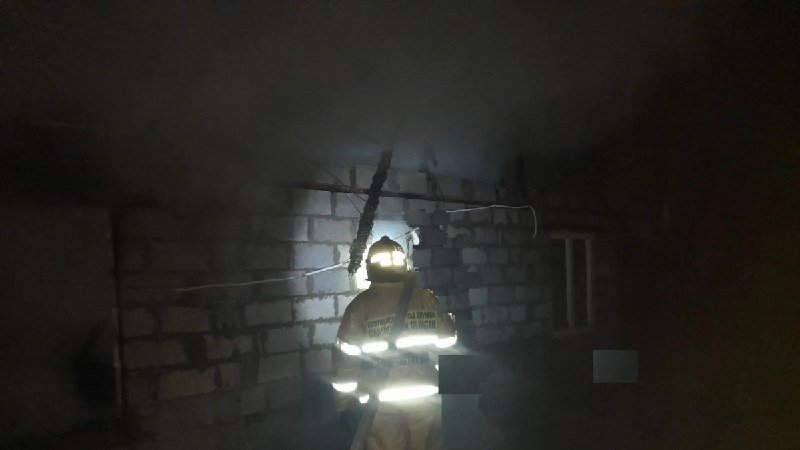 Под Самарой утром загорелись надворные постройки на площади 50 «квадратов»