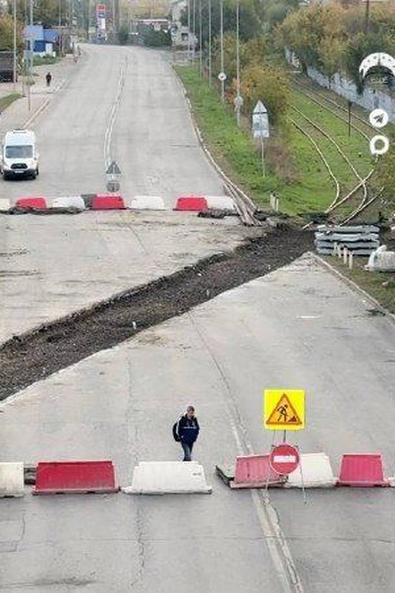 Заводское шоссе у «Южного» путепровода закрыто четвёртый день